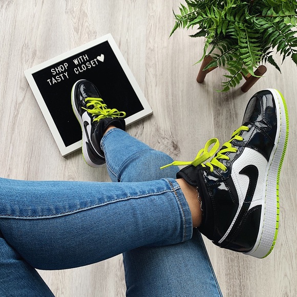 Nike air jordan 1 mid sneakers - Picture 2 of 7